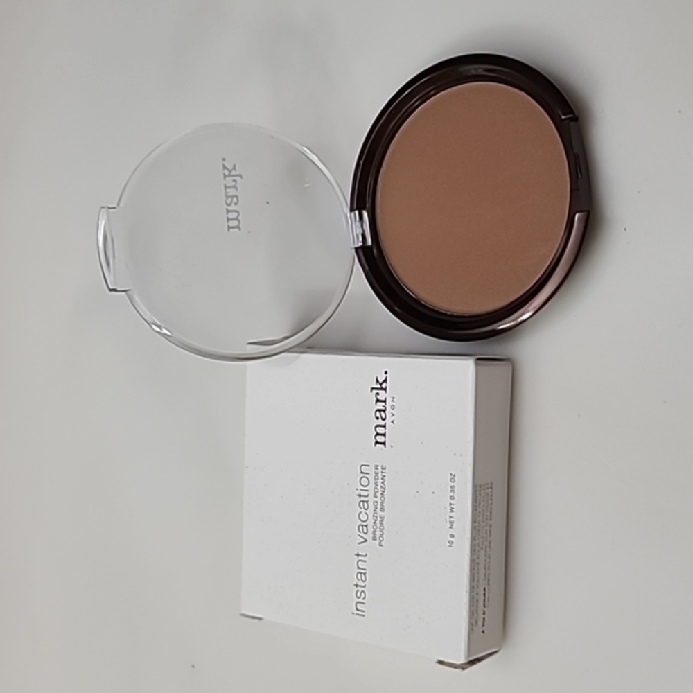 Avon Mark Bronzing Powder